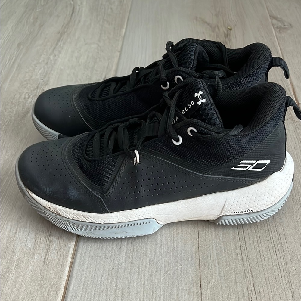 Boys Under Armour Steph Curry Basketball Shoes